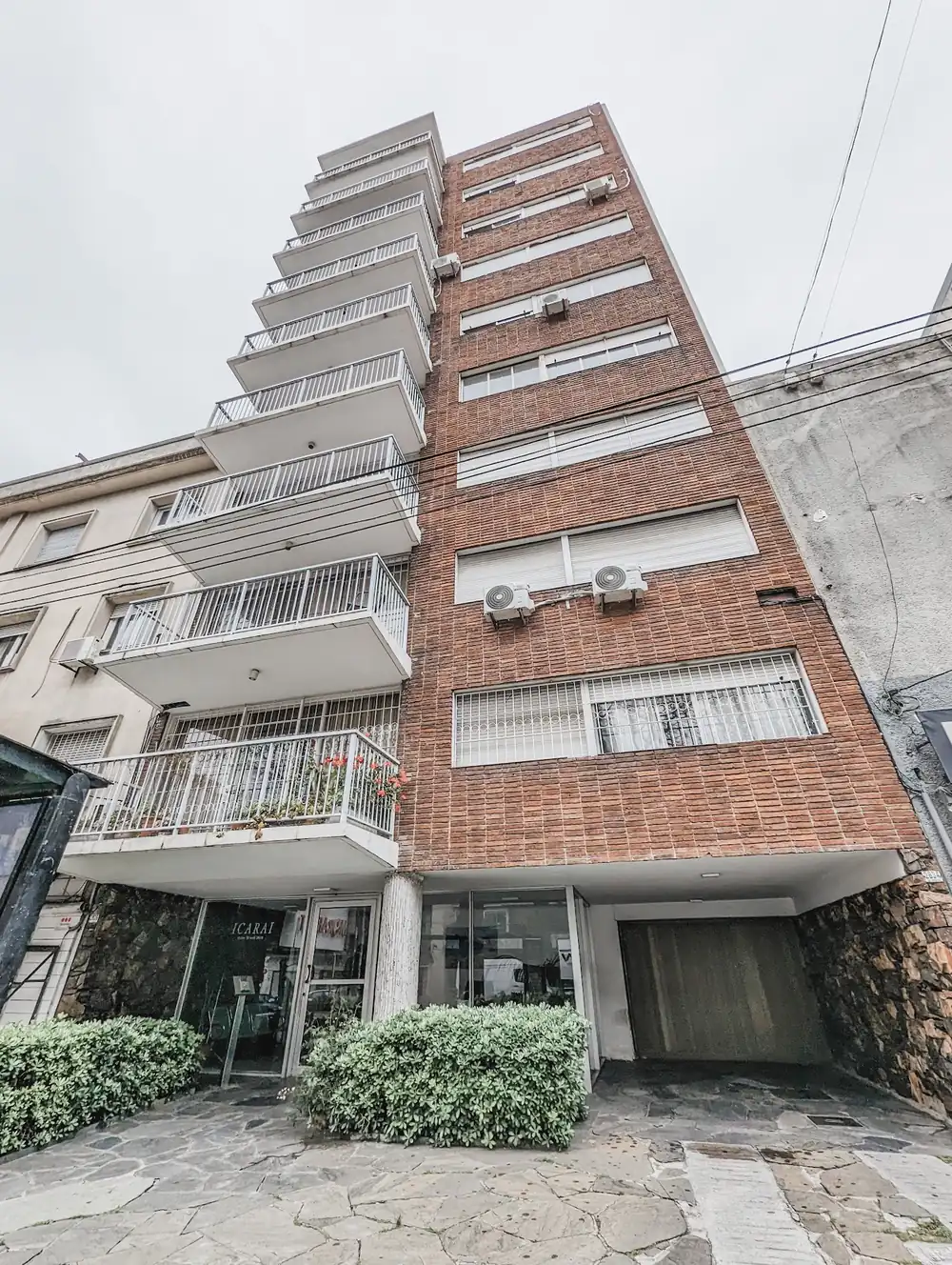 Apartamento en edificio Icaraí, Av. Brasil y Santiago Vázquez, Pocitos, Montevideo
