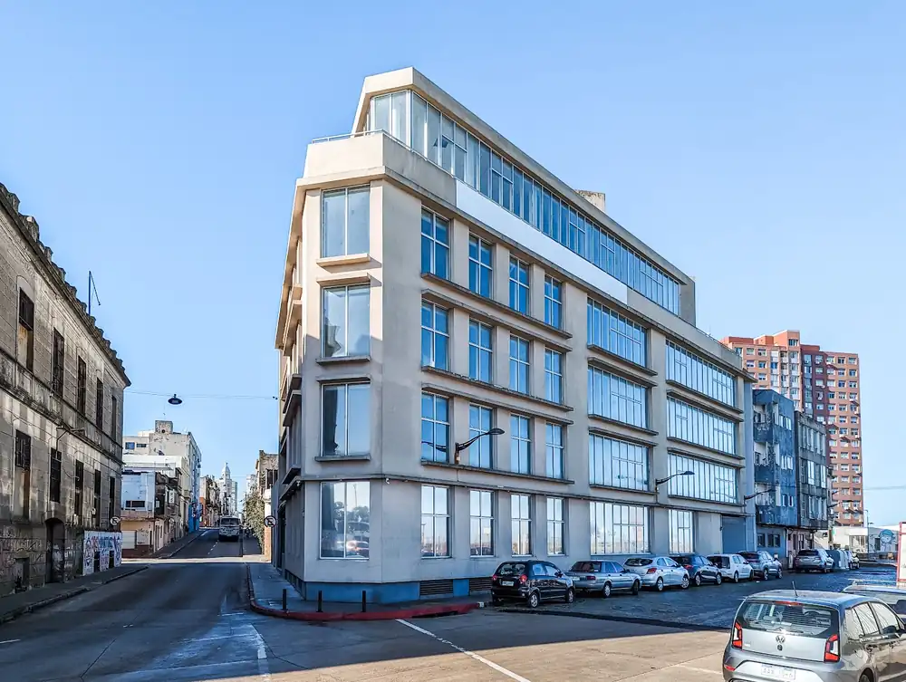 Edificio Buenos Aires Point, Buenos Aires 110, Ciudad Vieja, Montevideo
